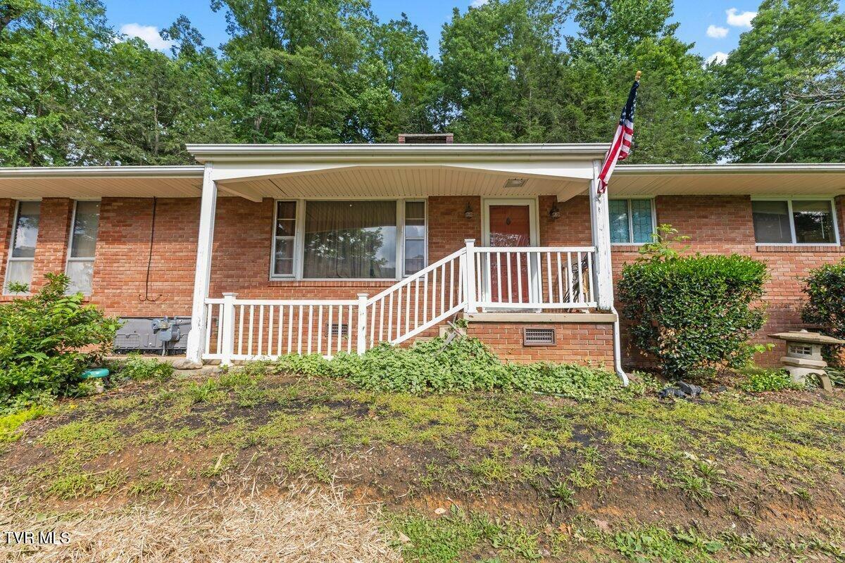 Property Photo: 720 Holly Ave TN 37650