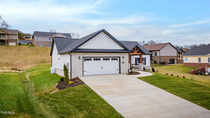 Property Photo:  920 Daybreak Crest  TN 37659 