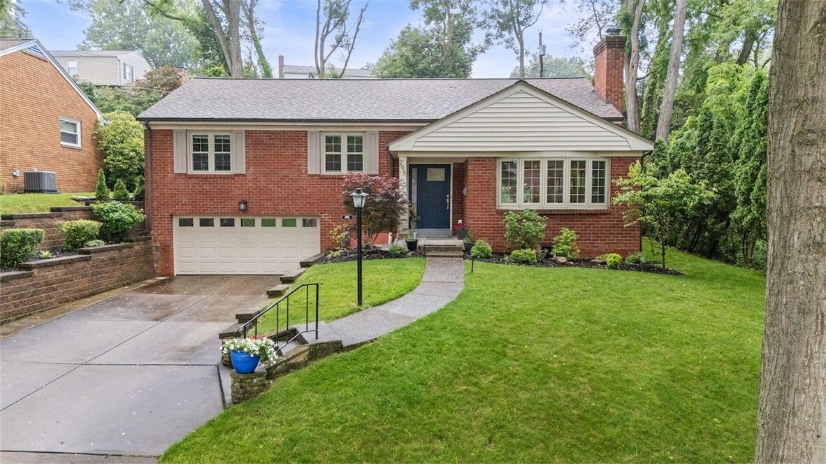 Property Photo: 295 Twin Hills Drive PA 15216