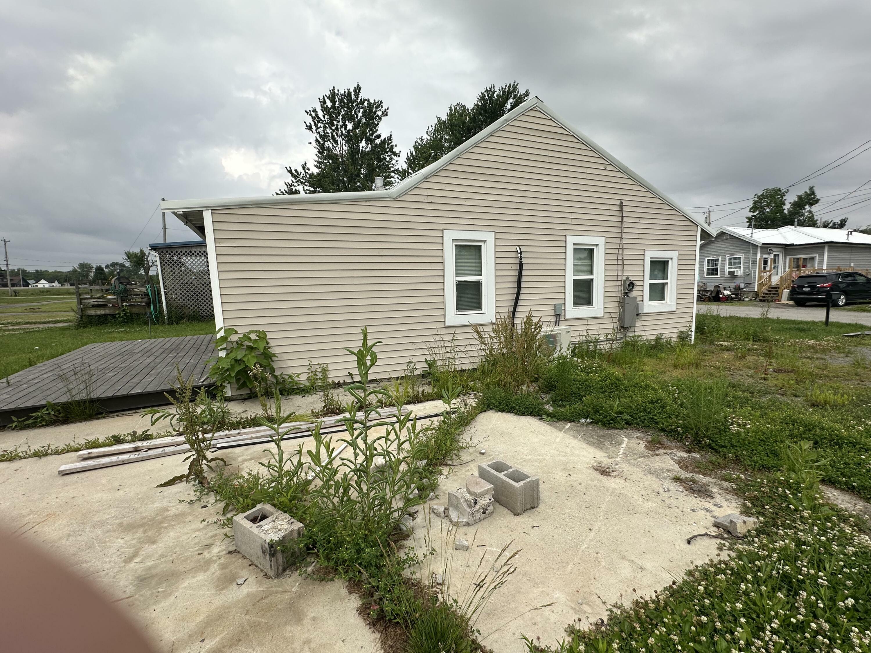 Property Photo: 280 Elm S Street OH 43331