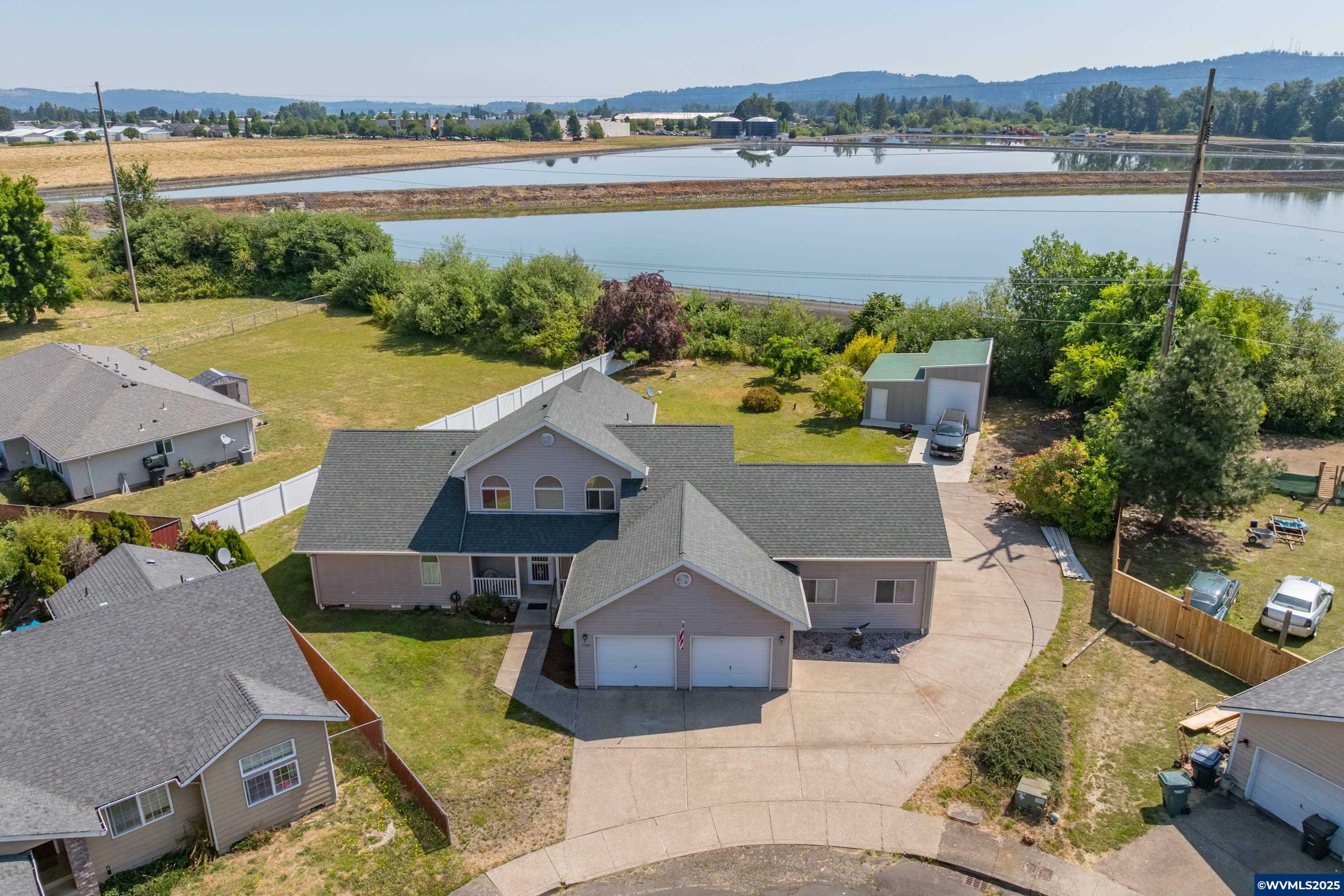 Property Photo: 1150 Scott Ct OR 97351