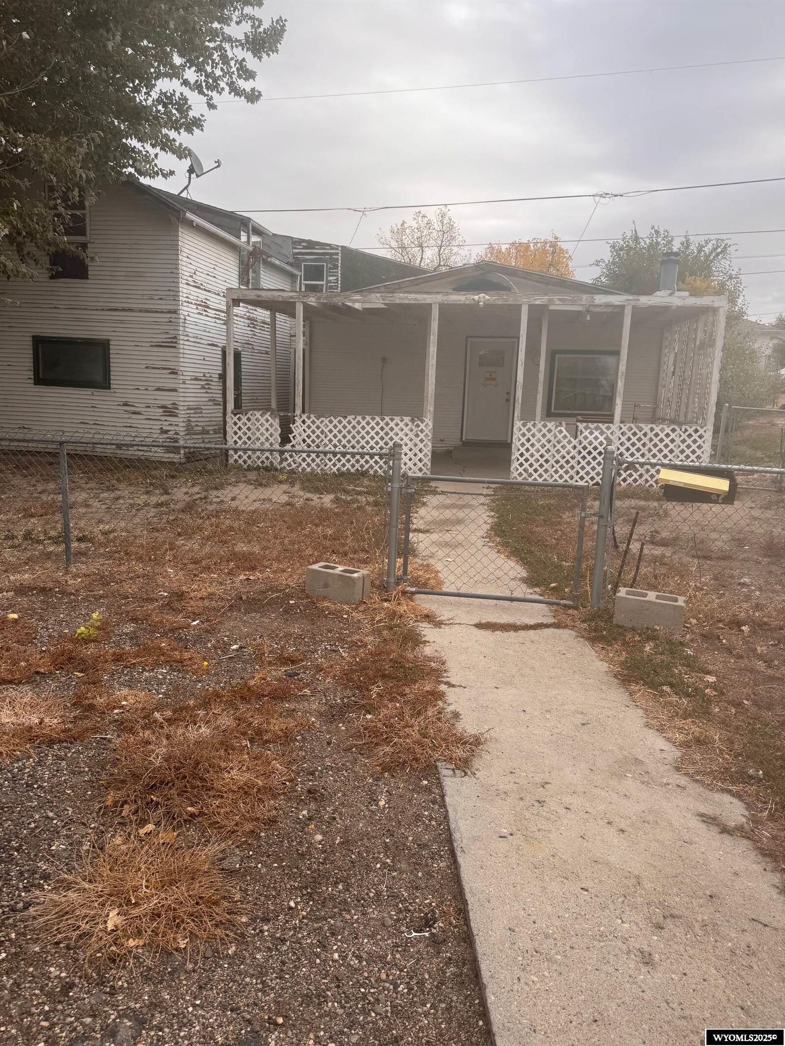 Property Photo: 1037 S Cedar Street WY 82601