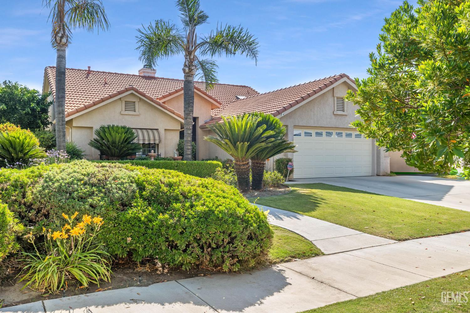 Property Photo: 3010 Tea Rose Street CA 93311