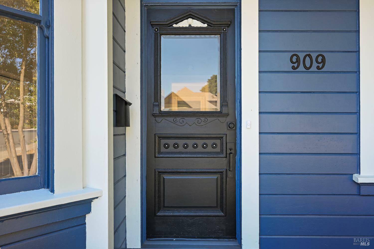 Property Photo: 909 Capitol Street CA 94590