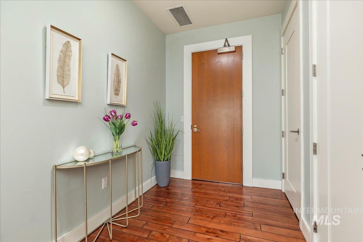 Property Photo:  419 S 8th St Ste 206  ID 83702-5516 