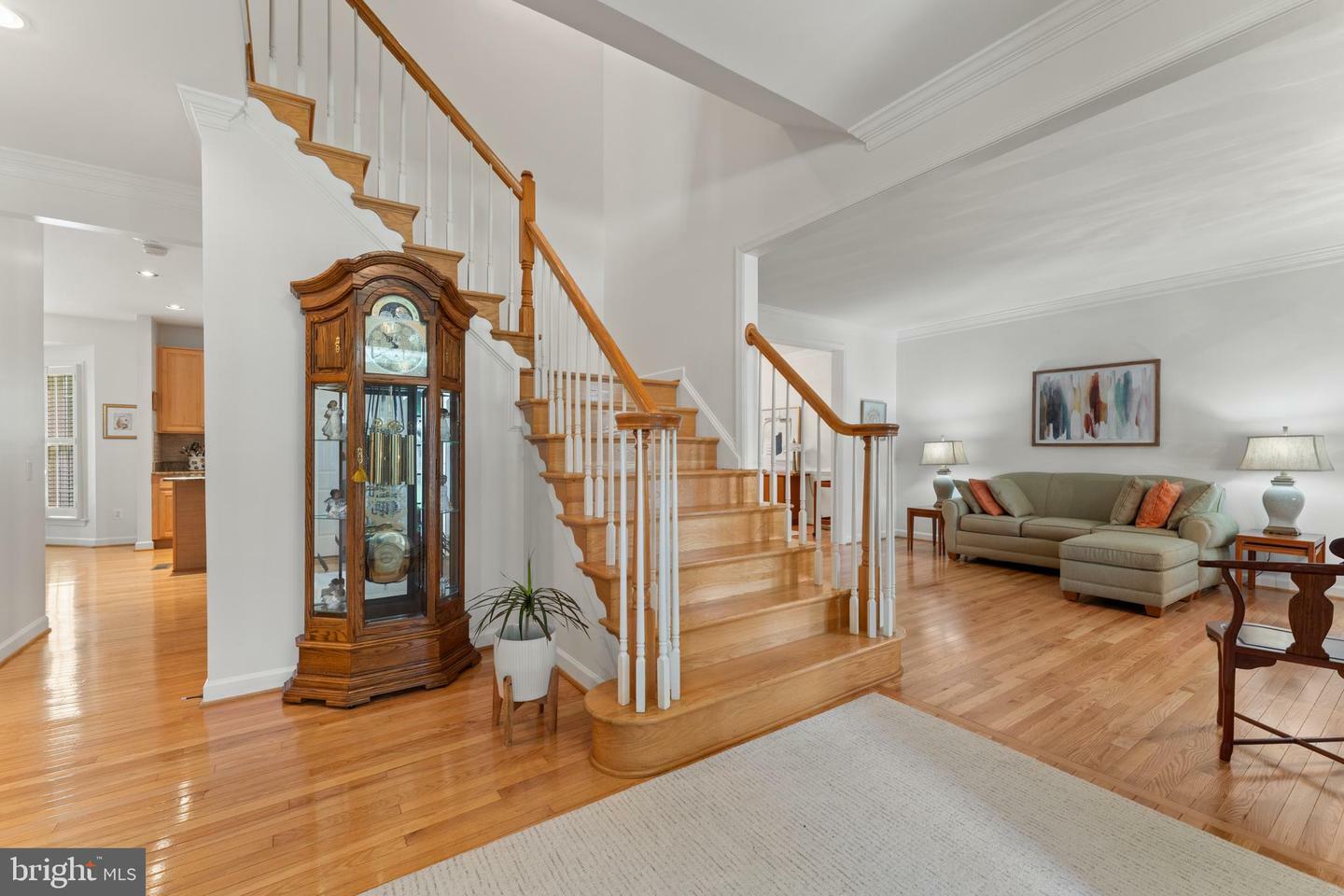 Property Photo:  6847 Creek Crest Way  VA 22150 