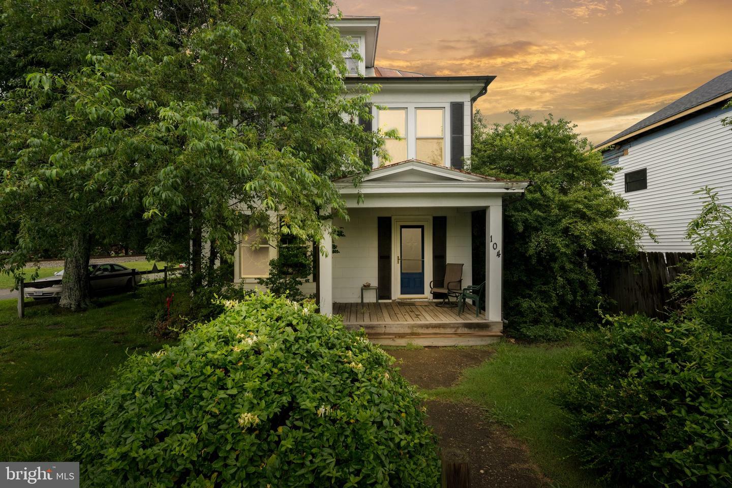 Property Photo: 104 East Fifth VA 23117