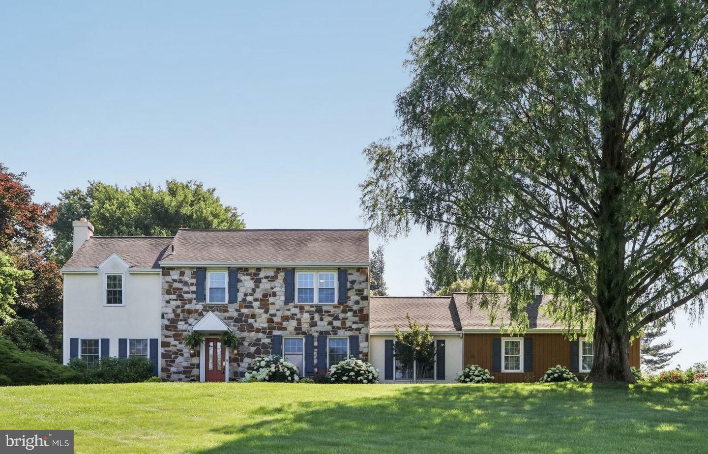 Property Photo: 1118 Dorset Drive PA 19382