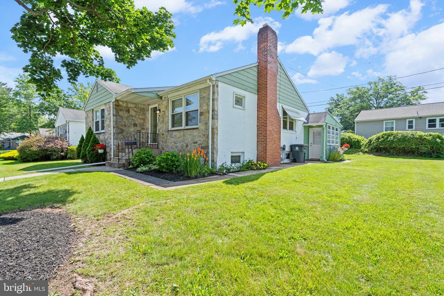 Property Photo: 662 Woodland Avenue PA 19464