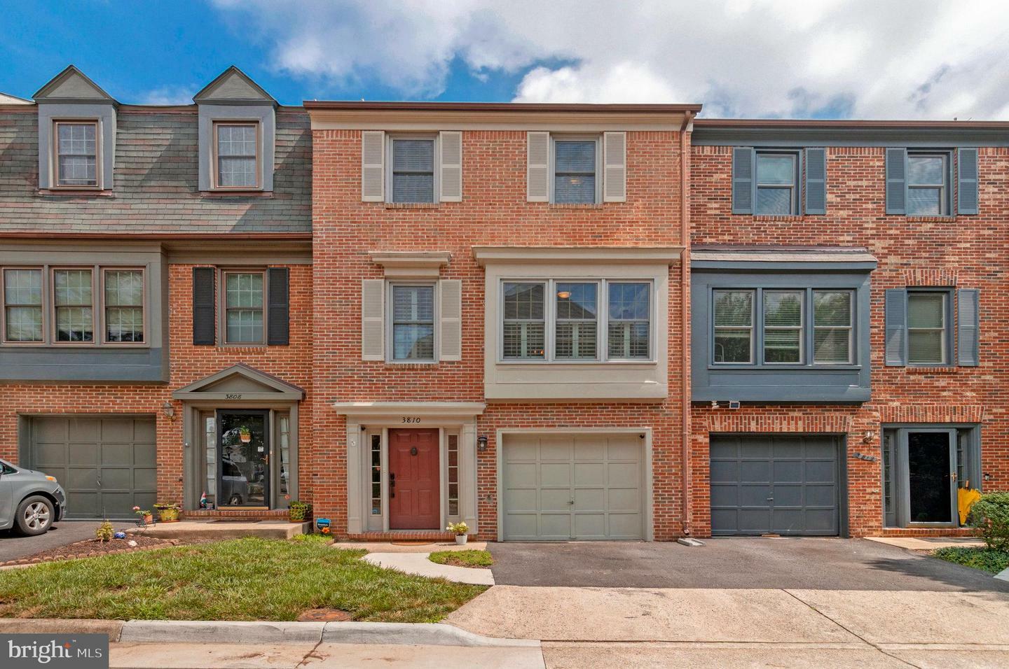 Property Photo: 3810 Usher Court VA 22304