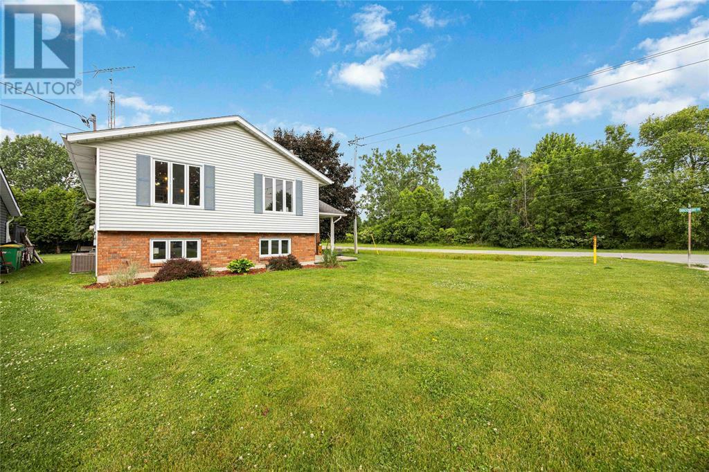 Property Photo: 201 Eureka Street ON N0N 1R0
