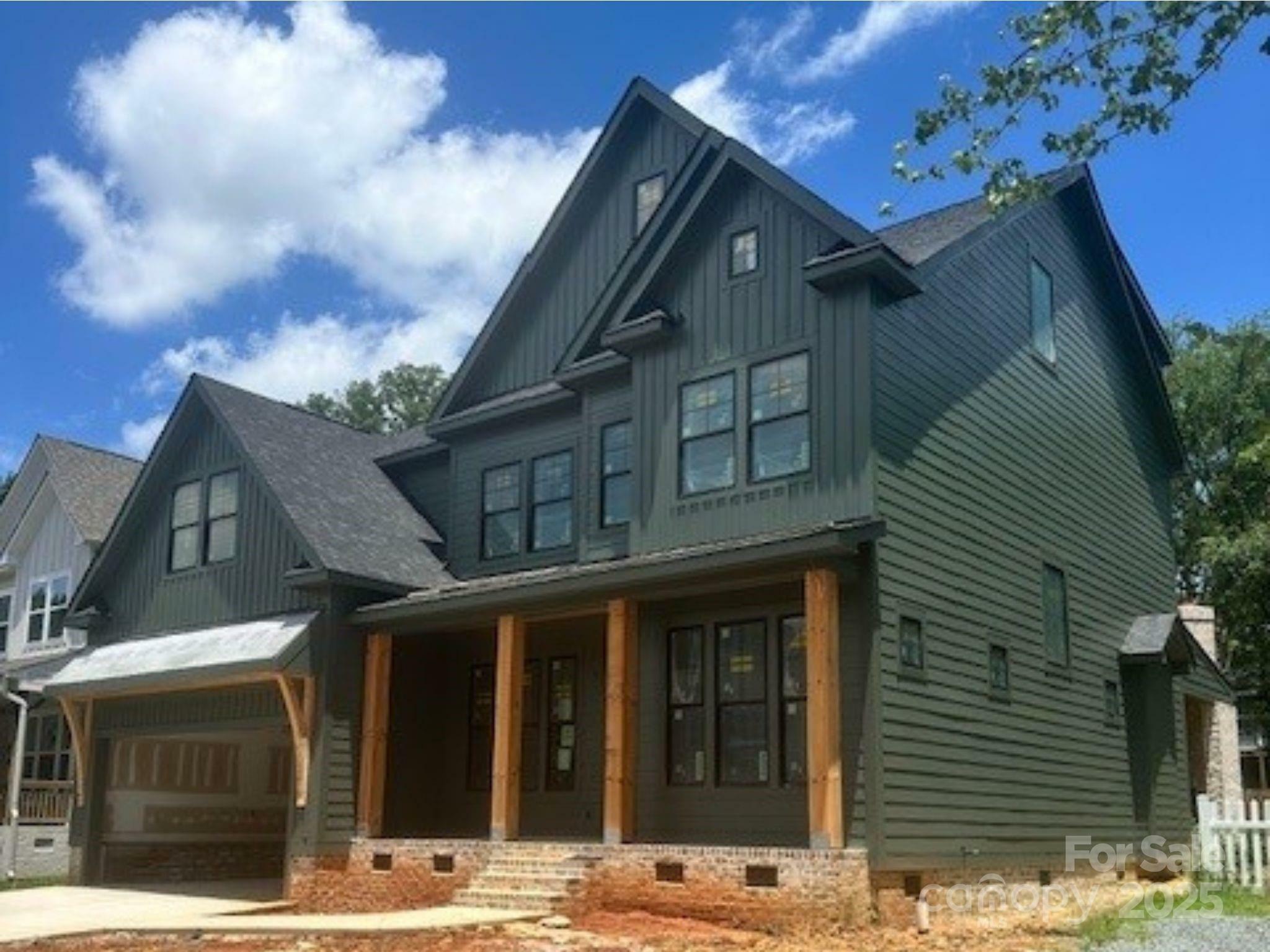 Property Photo: 427 Greystone Road NC 28209