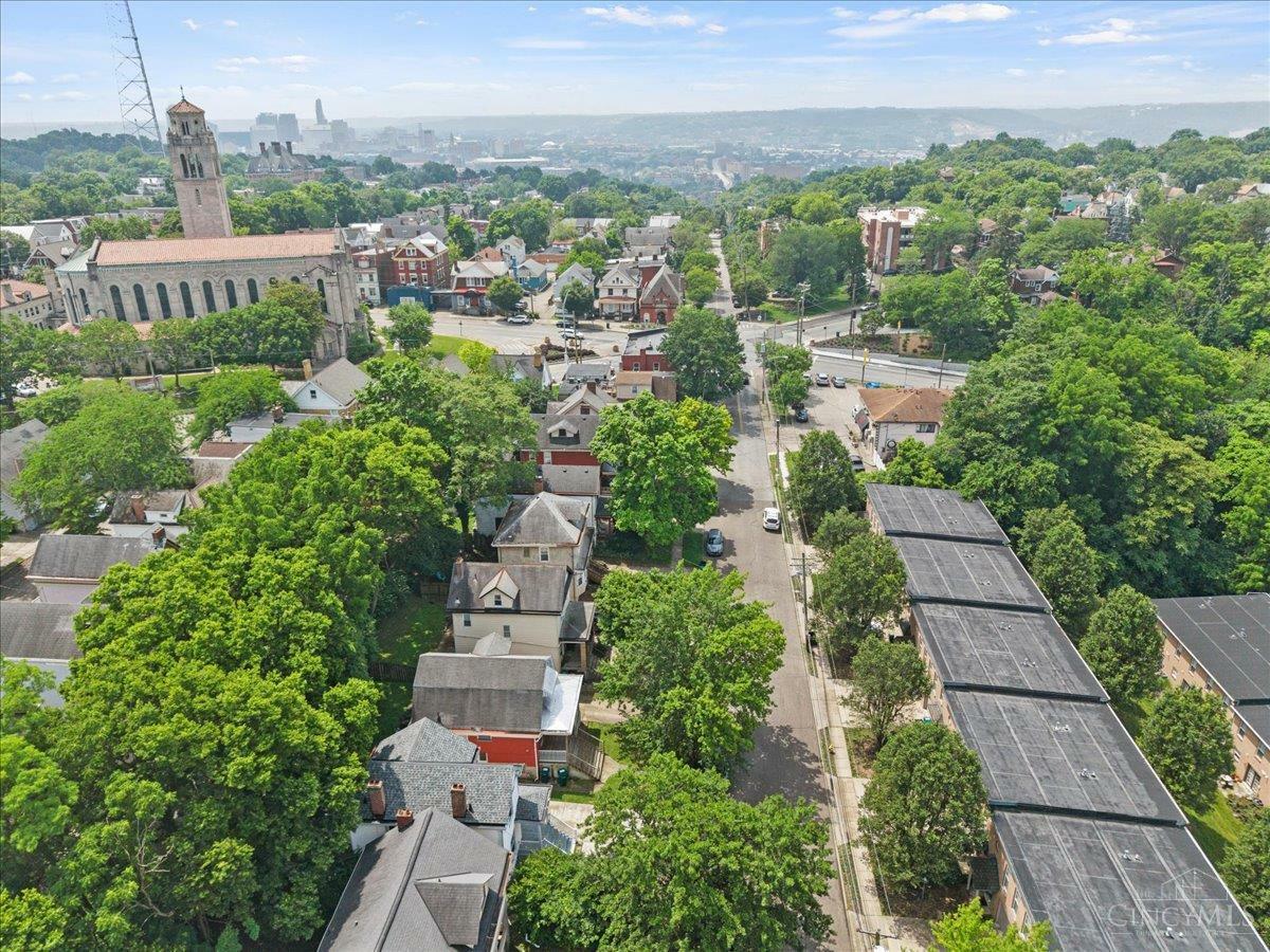 Property Photo: 2513 Ravine Street OH 45219