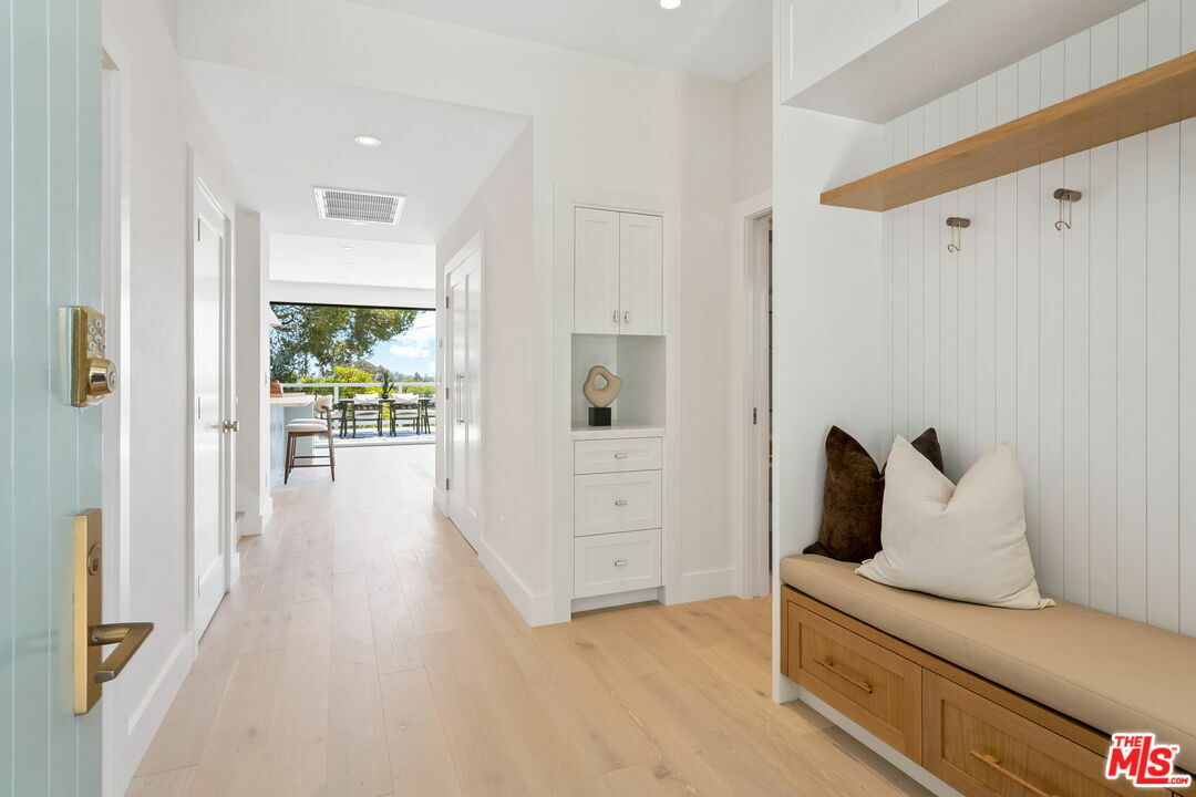 Property Photo:  13048 Rose Ave  CA 90066 