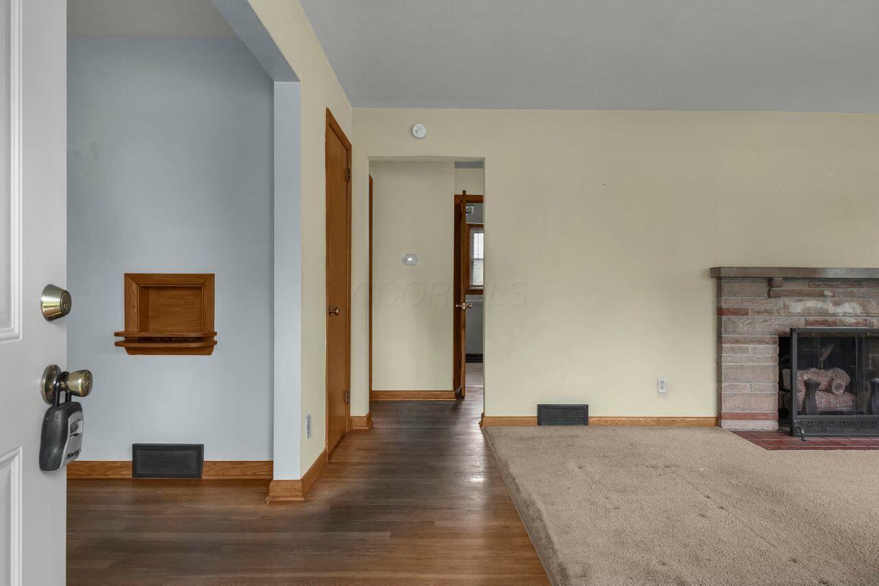 Property Photo: 824 Colonial Drive OH 43056