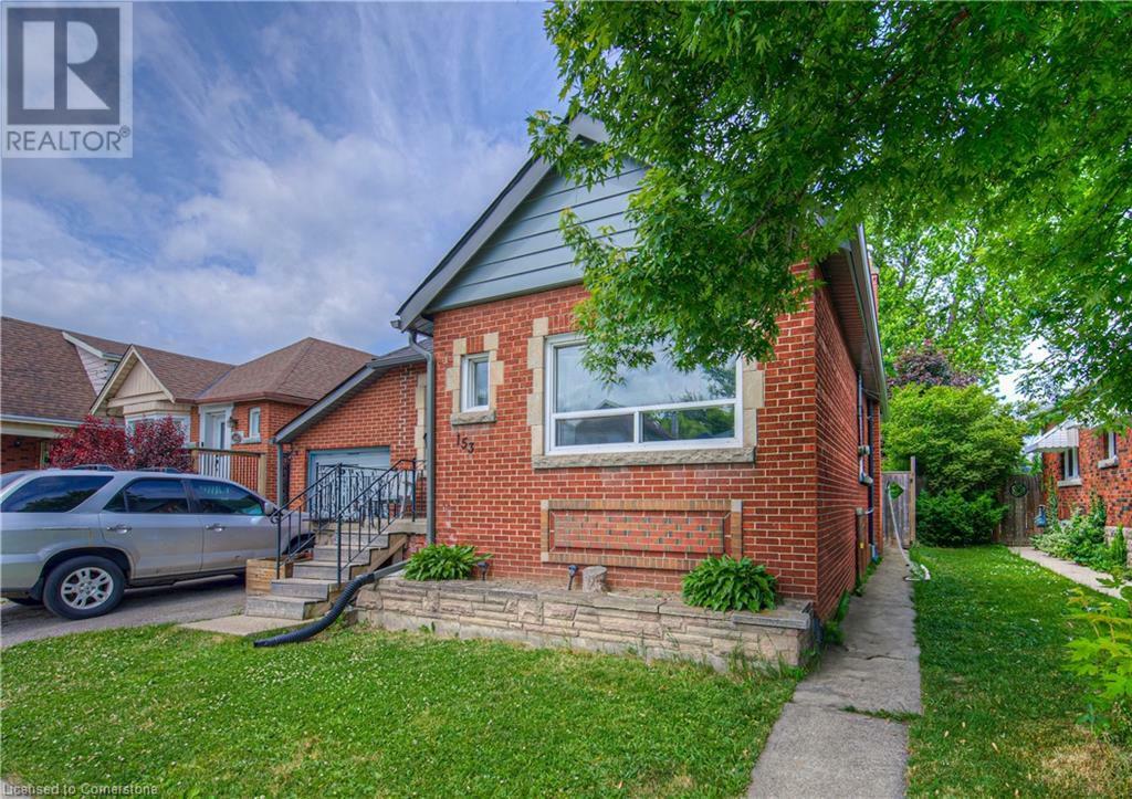 Property Photo:  153 Fairfield Avenue  ON L8H 5H3 