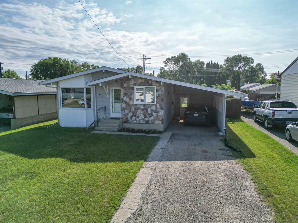 Property Photo: 629 36th Street MB R7B 2R8