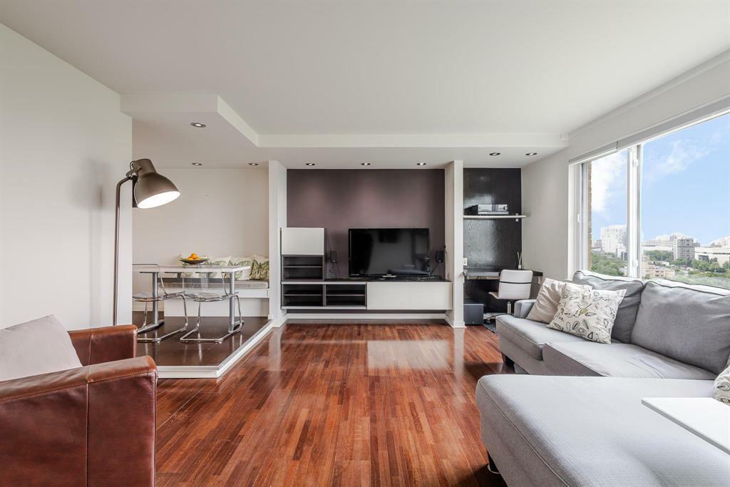Property Photo: 300 Roslyn Road MB R3L 0H4