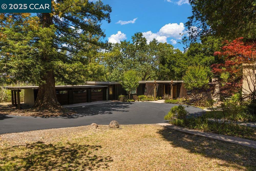 Property Photo: 39 El Toyonal CA 94563