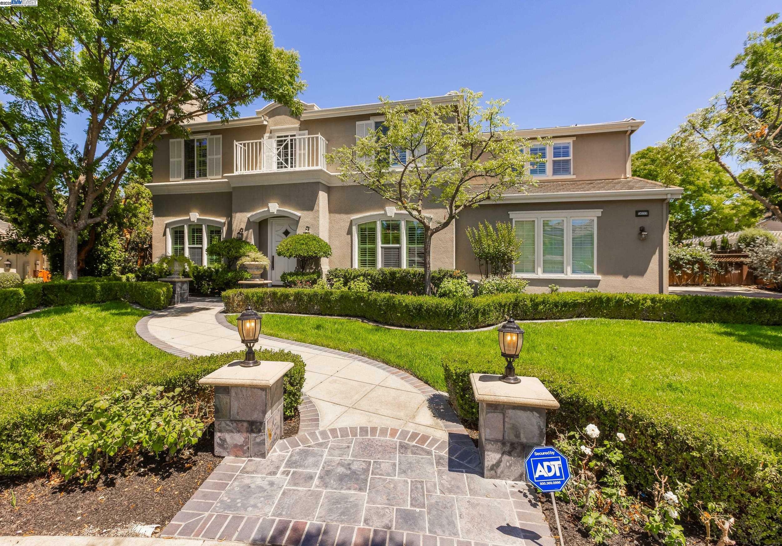 Property Photo: 5633 Selena Ct CA 94566
