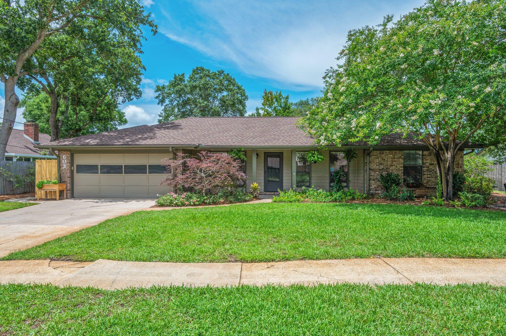 Property Photo:  603 Pine Cone Cove  FL 32578 