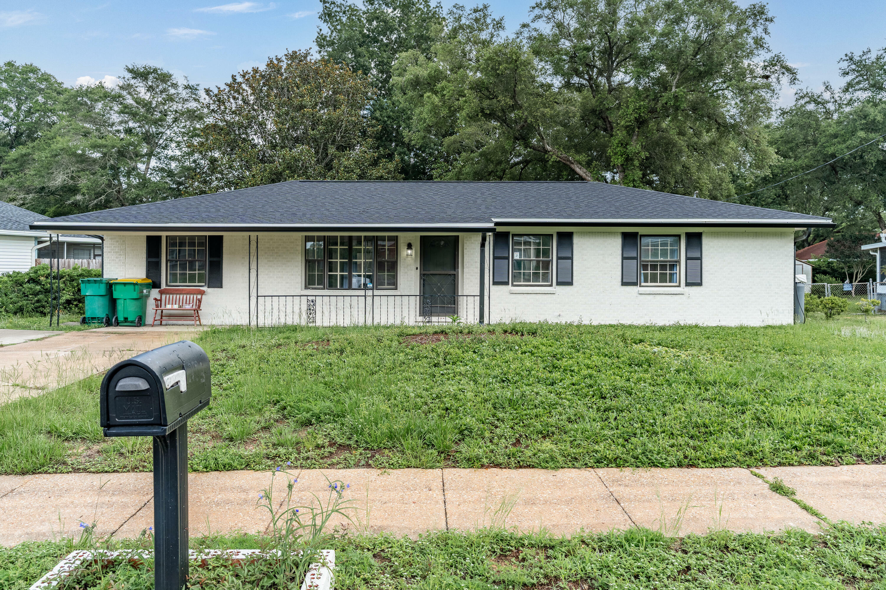 Property Photo: 203 22nd Street FL 32578