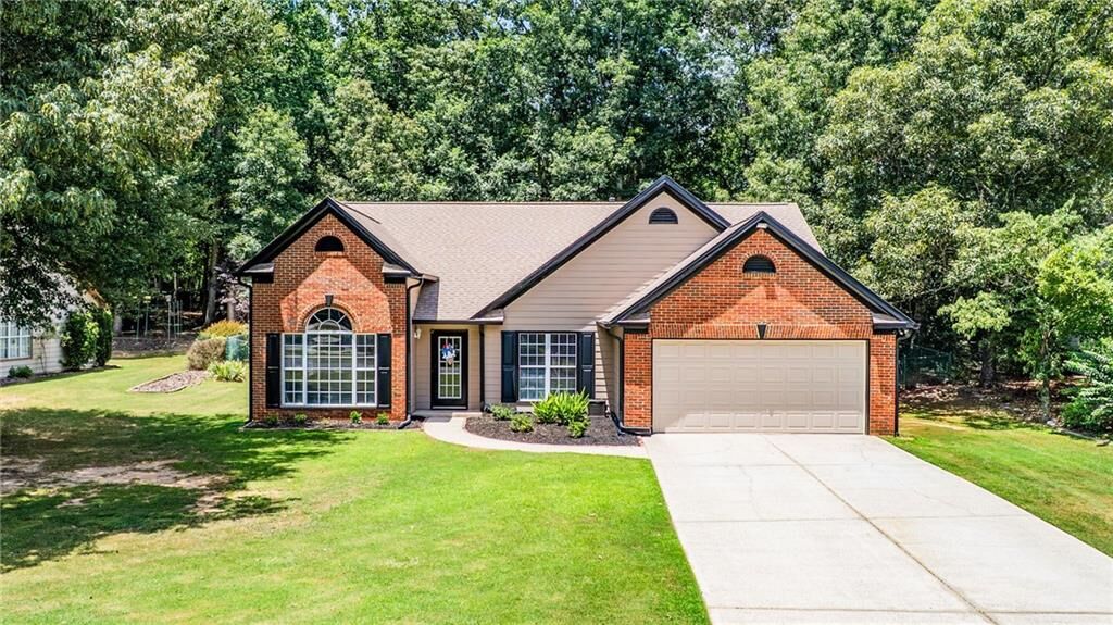 Property Photo:  5637 Newberry Point Drive  GA 30542 