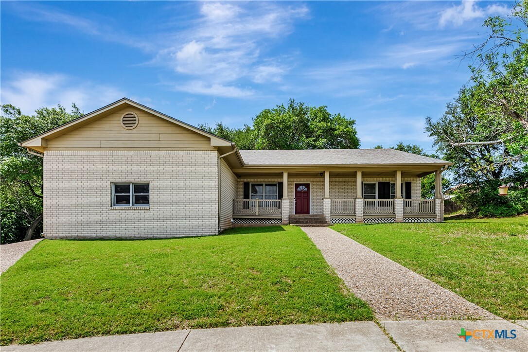 Property Photo: 2006 Rose Circle TX 76548