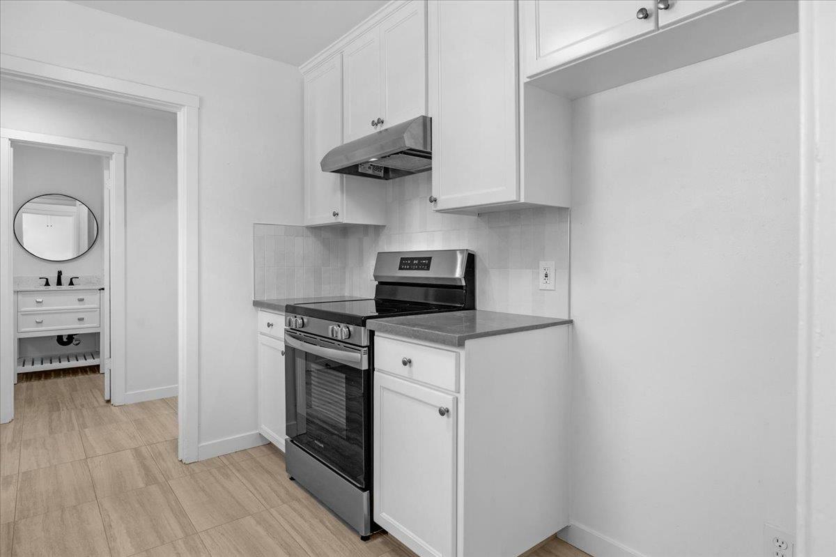 Property Photo:  45 E Sussex Way  CA 93704 