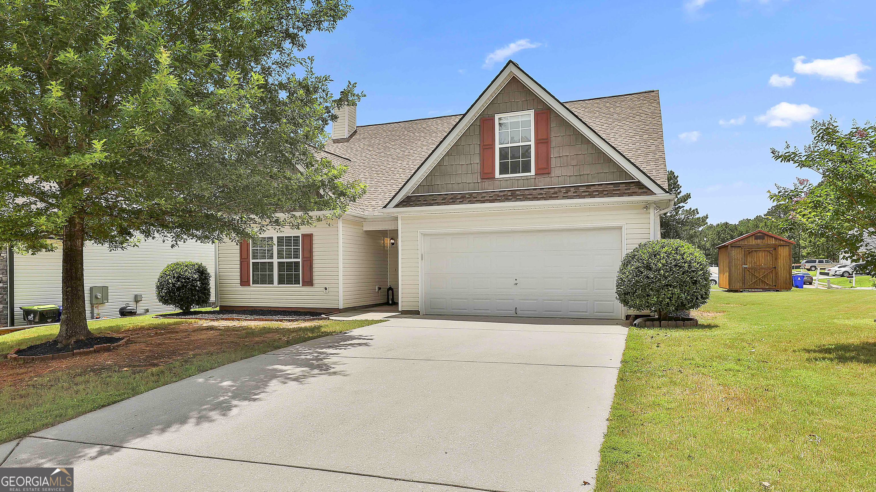 Property Photo: 18 Hill Top Circle GA 30220