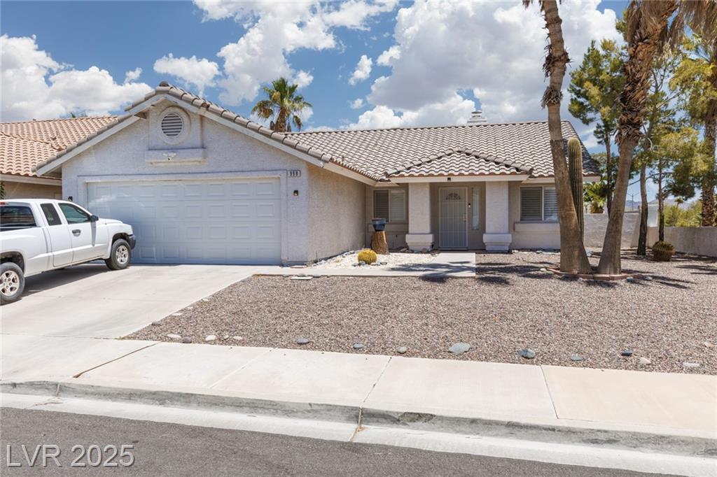 Property Photo: 998 Hunters Run Drive NV 89002