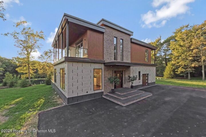 Property Photo:  130 Laurelbrook Drive  PA 18602 