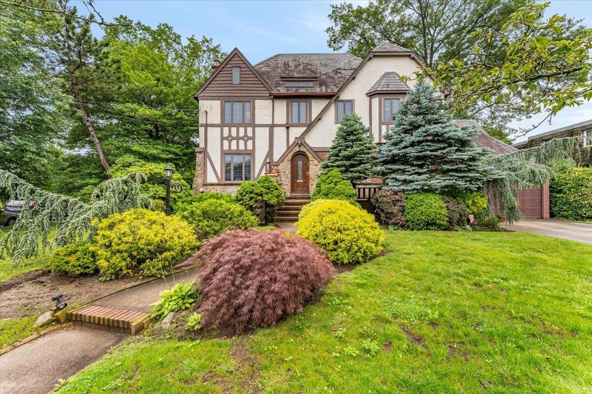 Property Photo:  369 Longacre Avenue  NY 11598 