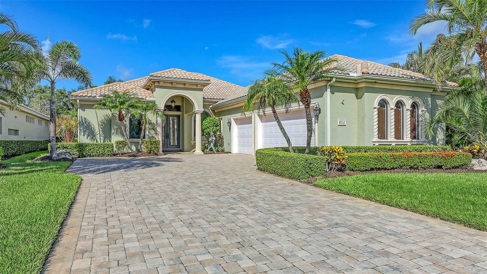 Property Photo: 8832 Enclave Court FL 34238