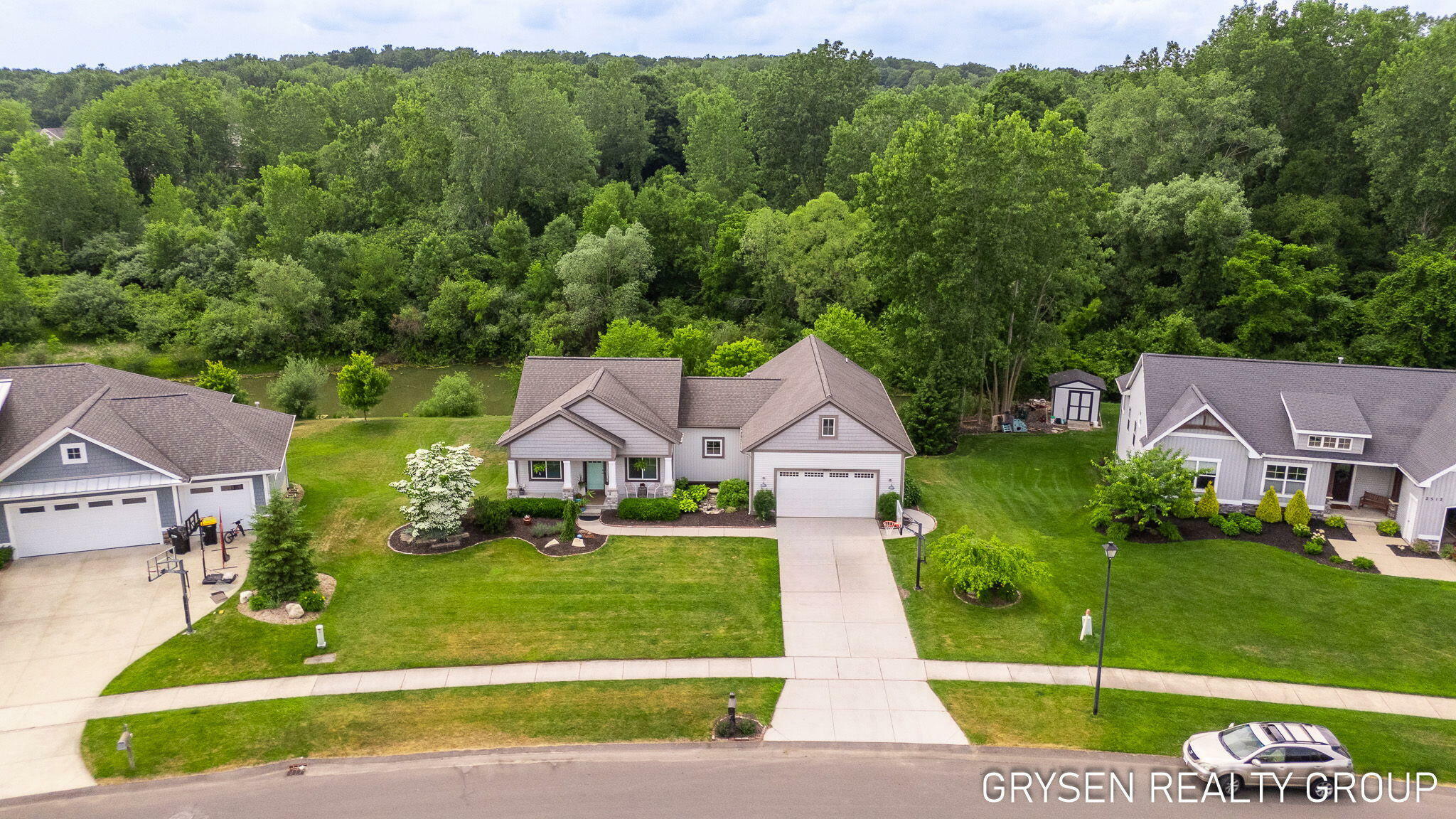 Property Photo: 2504 Cedar West Drive MI 49428