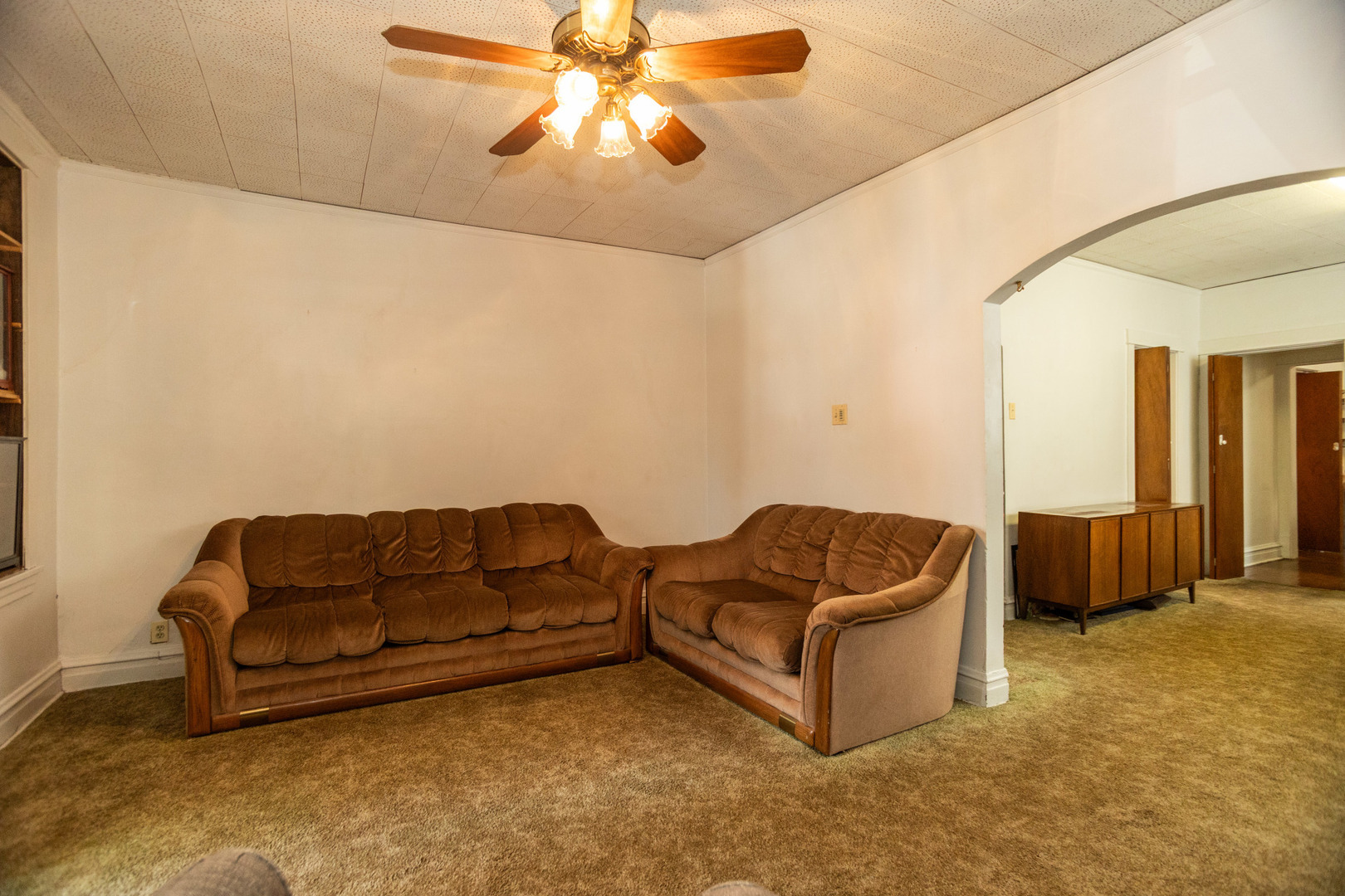 Property Photo: 5028 N Sawyer Avenue IL 60625