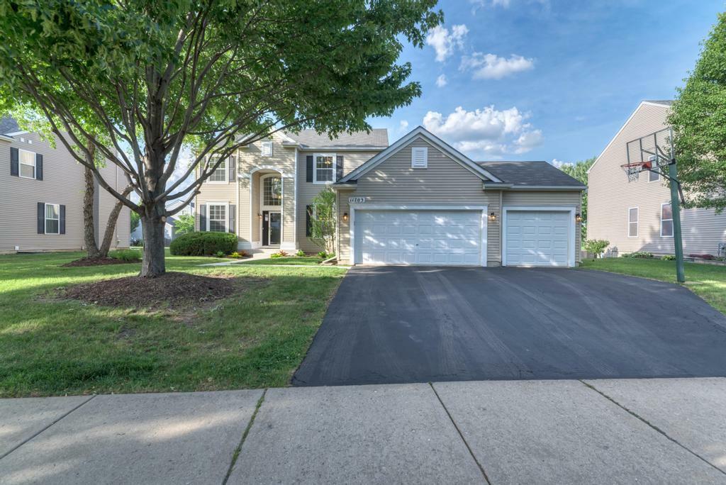 Property Photo: 11703 Wolf Creek Lane IL 60585