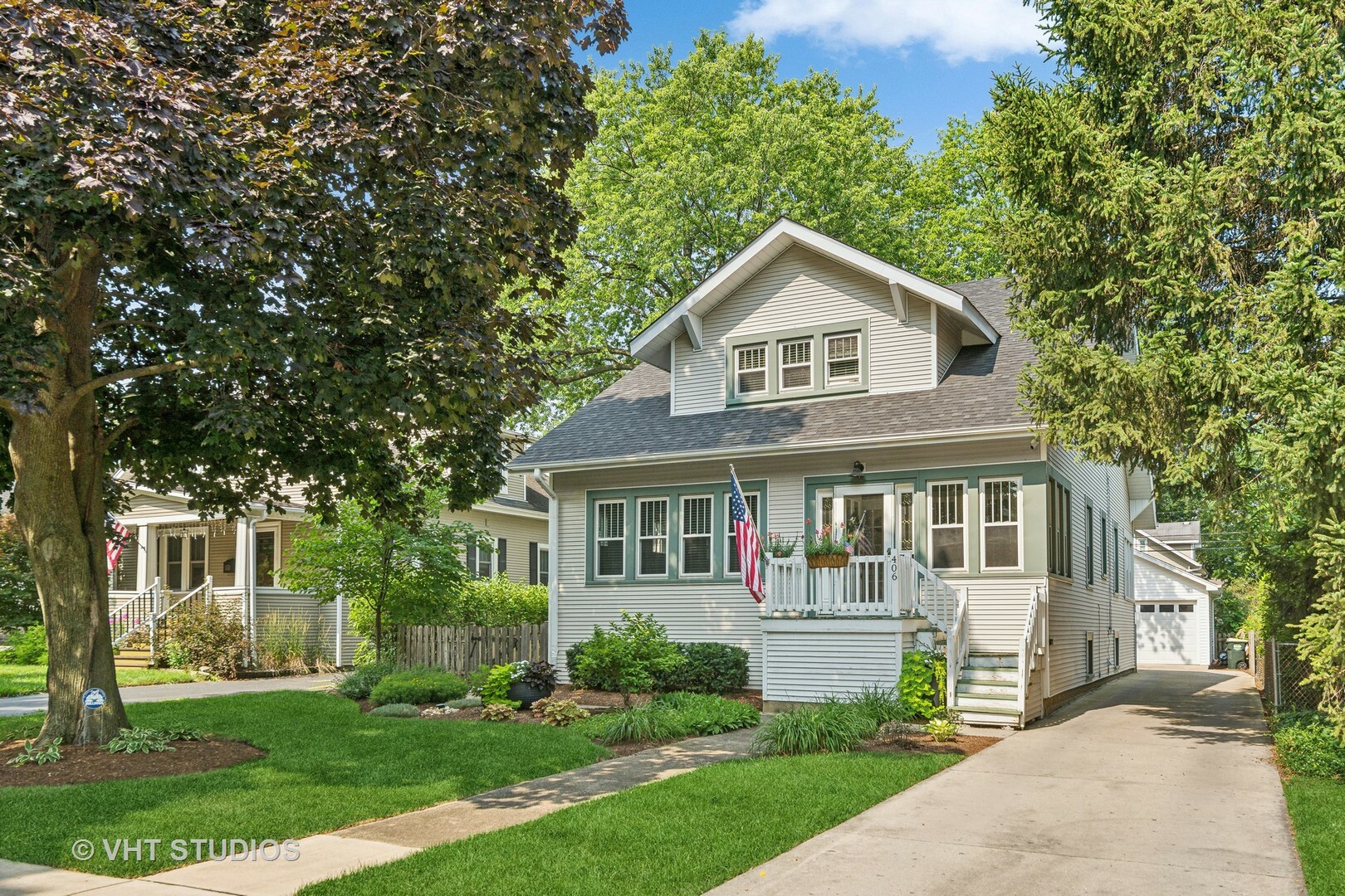 Property Photo: 406 S Evergreen Avenue IL 60005
