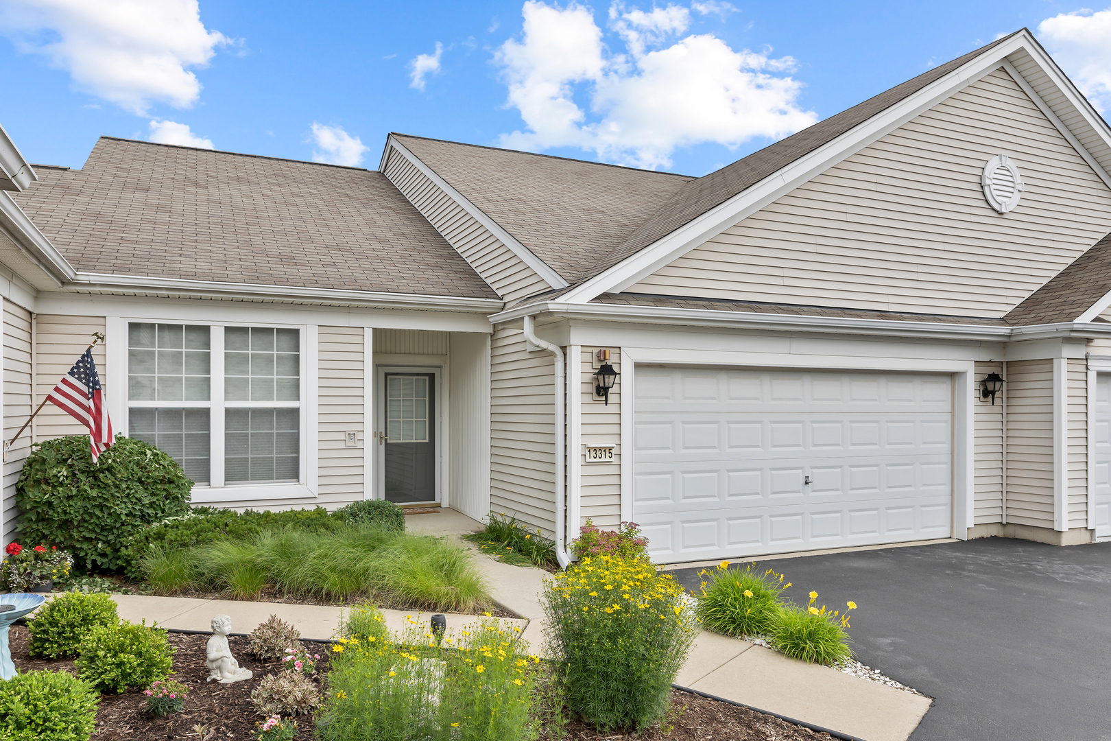 Property Photo:  13315 Red Alder Avenue  IL 60142 