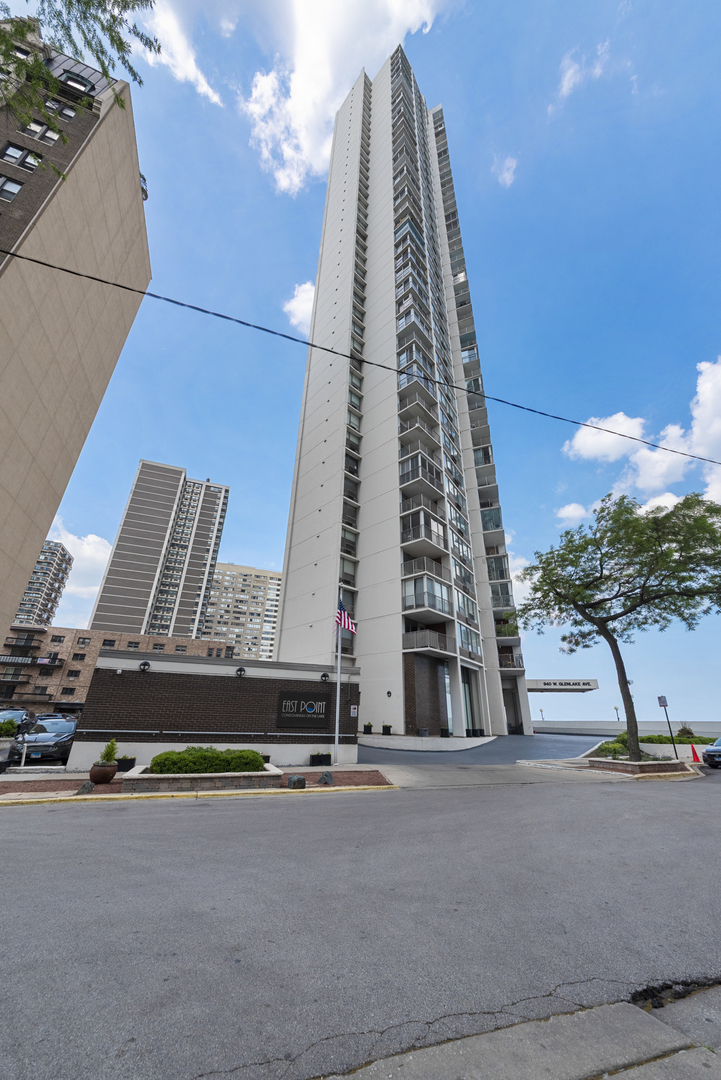 Property Photo:  940 W Glenlake Avenue 24C  IL 60660 