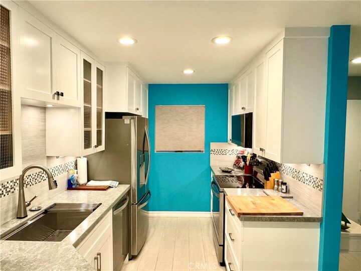 Property Photo:  240 The Village 108  CA 90277 