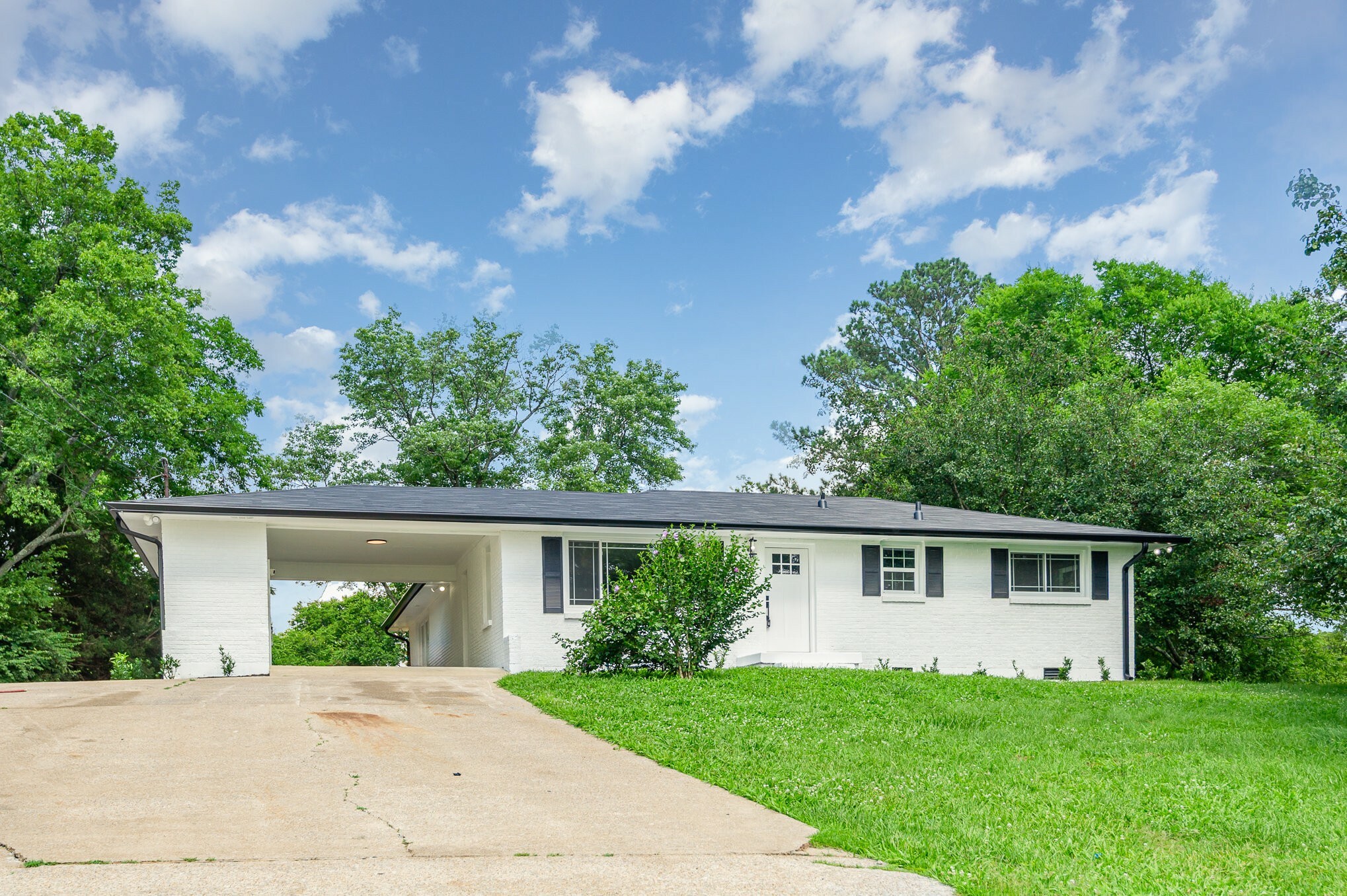 Property Photo:  513 Vinson Dr  TN 37217 