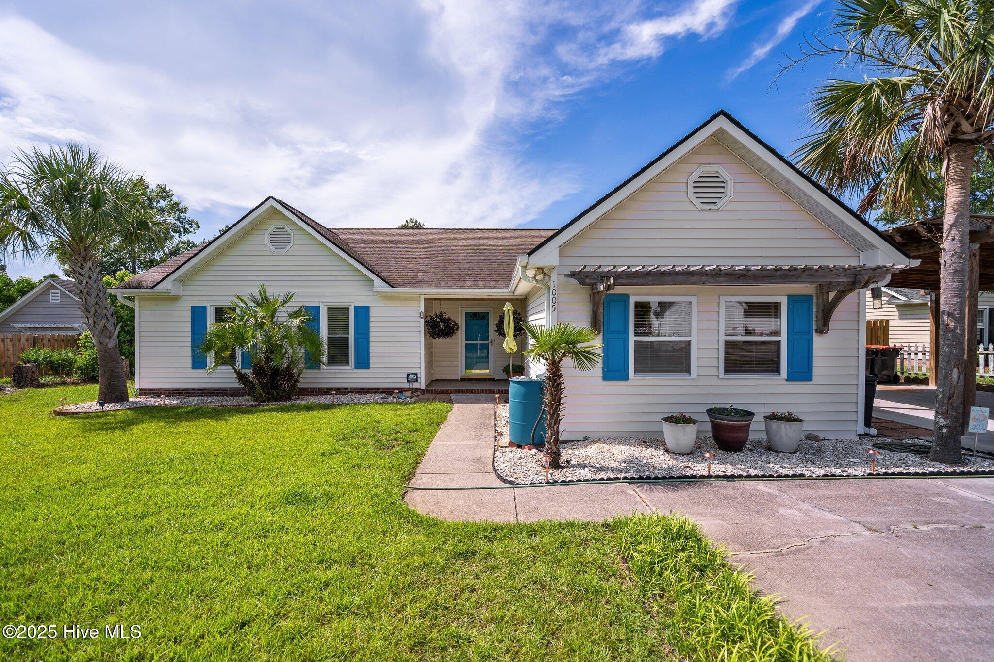 Property Photo: 1005 Pleasant Dale Drive NC 28412