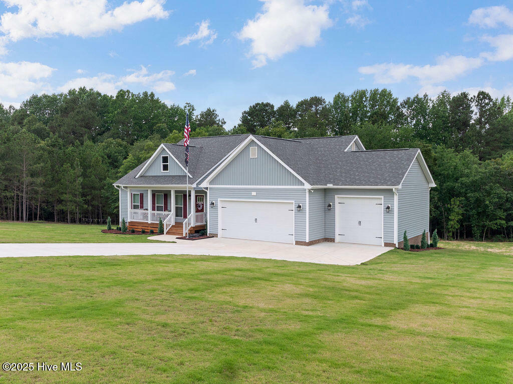 Property Photo: 136 Woodland Circle NC 27281