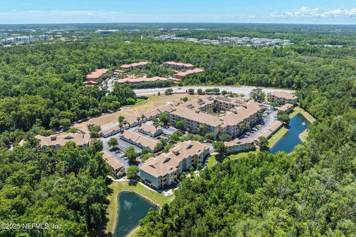 Property Photo: 8539 Gate Parkway W 131 FL 32216
