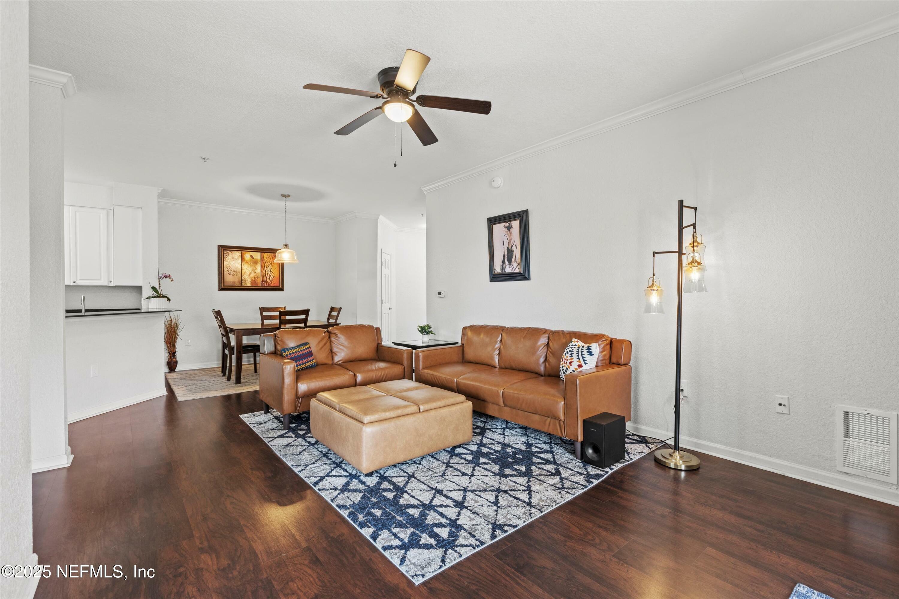 Property Photo: 8539 Gate Parkway W 131 FL 32216
