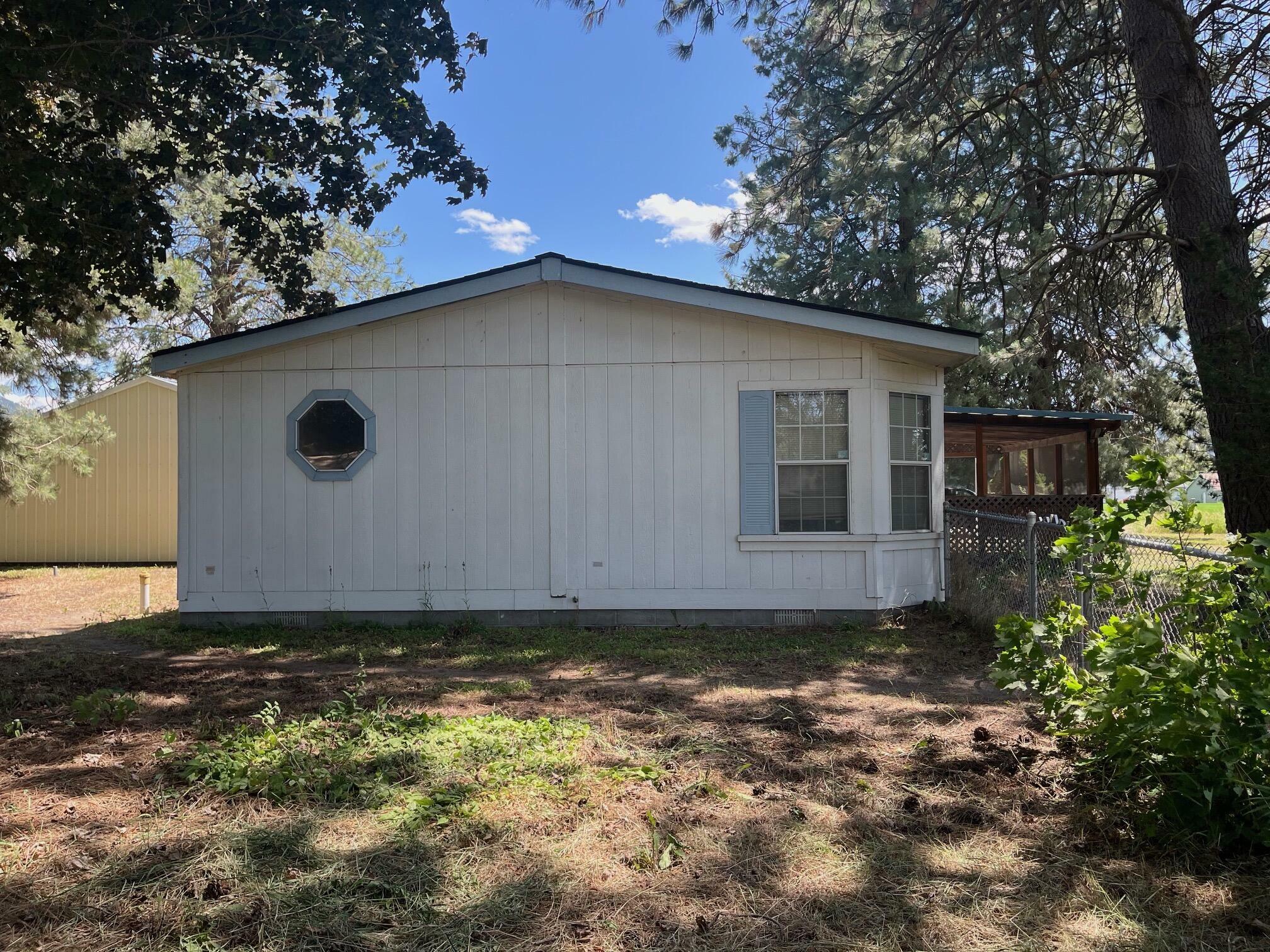 Property Photo: 504 S Center St WA 99109