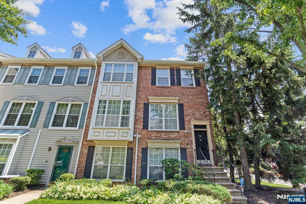 Property Photo:  68 Boston Street 220  NJ 07103 