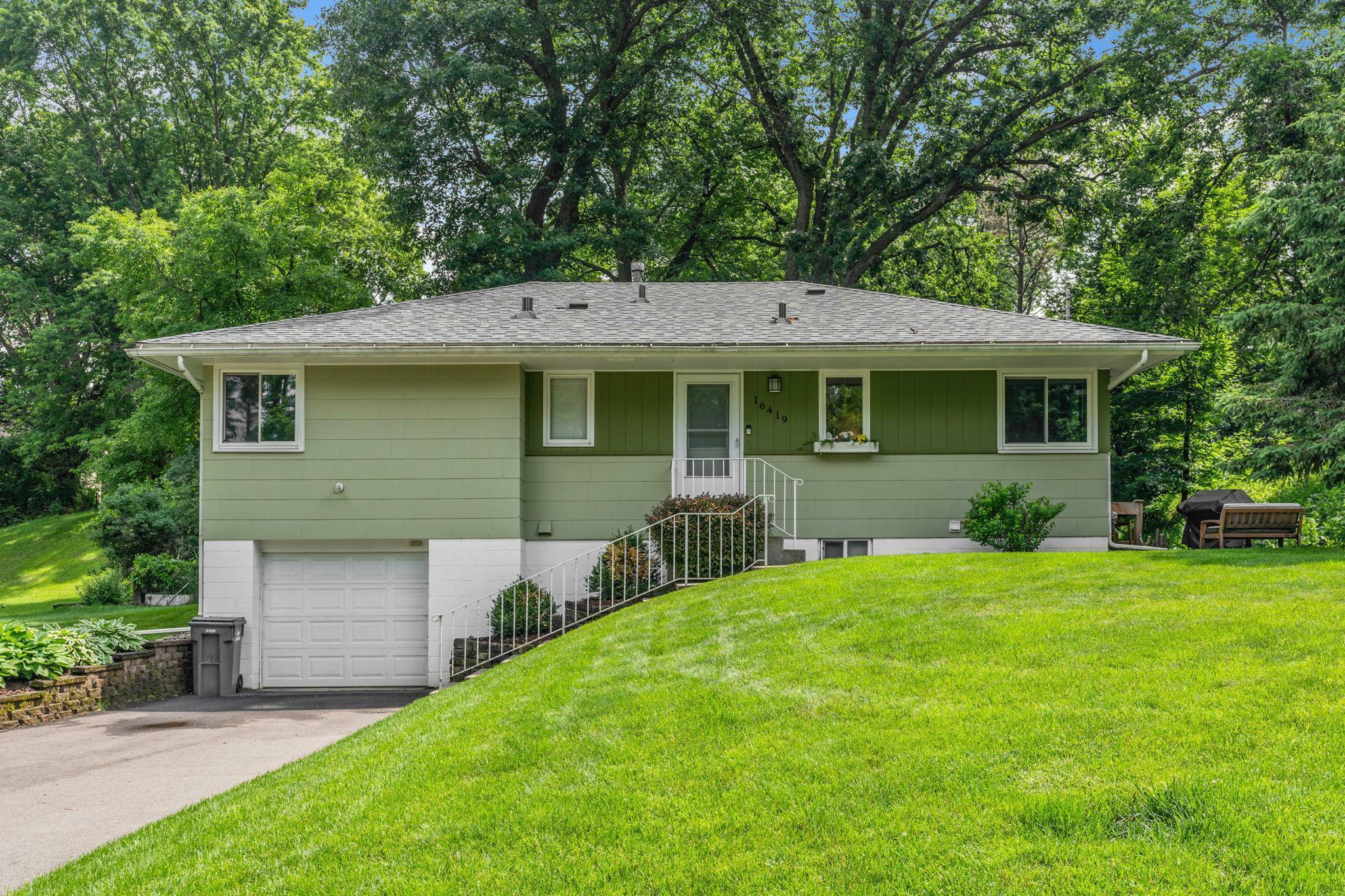 Property Photo: 16419 Seymour Drive MN 55345