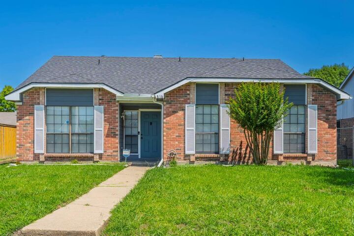 816 Plummer Drive  Cedar Hill TX 75104 photo